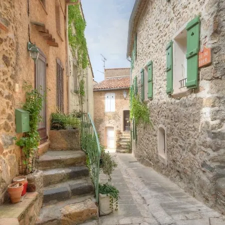 Les Remparts